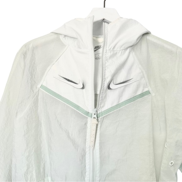 Nike Sportswear Women's Cropped  Woven Windbreaker Jacket Size S - Picture 2 of 16